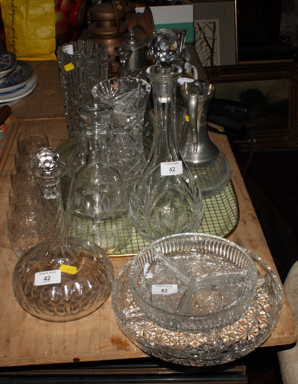 A late 19th Century cut glass sherry decanter, three other decanters and other items of glass - Bild 2 aus 2