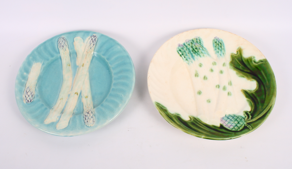 Six asparagus plates and a larger similar dish