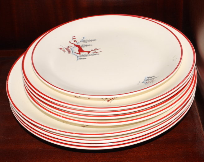 A Crown Devon "Stockholm" part dinner service comprising four dinner plates, three dessert plates, a - Bild 3 aus 3