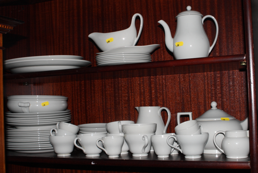 A Wedgwood "Windsor Grey" part combination service, fifty-seven pieces approx - Bild 2 aus 2