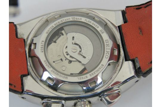 A Seiko Sportura Kinetic chronograph 7L22-0AE0 stainless steel gents watch.  Japanese movement, wa