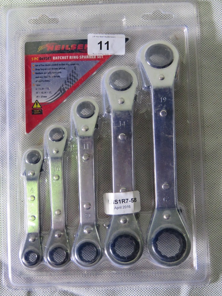 A five piece ratchet ring spanner set