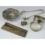 HM silver items; a pair of napkin rings, Birmingham 1947,