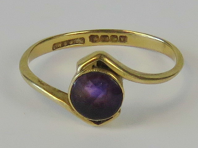 A vintage 18ct gold amethyst ring,