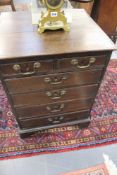 A SMALL 18TH.C.OAK CHEST OF TWO SHORT AND FOUR LONG DRAWERS 59 x 54 x 78 cm