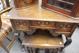 AN 18TH.C.OAK LOWBOY.