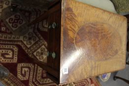 A REGENCY MAHOGANY DROP LEAF WORK TABLE WITH TWO DRAWERS.