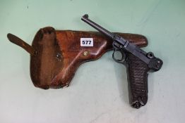 A RARE SWISS LUGER 9mm PISTOL IN PERIOD LEATHER HOLSTER, DEACTIVATED WITH CERTIFICATE