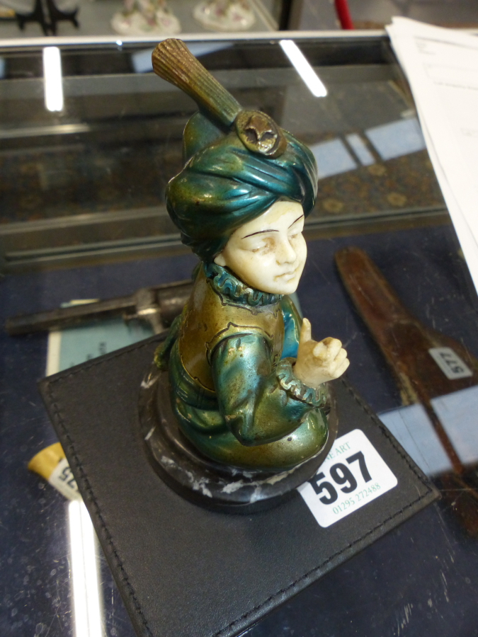 AN EARLY 20TH.C.COLD PAINTED BRONZE AND IVORY FIGURE SIGNED TO THE BASE PROFESSOR POERTZEL - Bild 3 aus 10