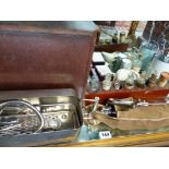 A COLLECTION OF VINTAGE SURGICAL EQUIPMENT IN A LEATHER CASE.