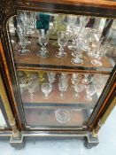 A COLLECTION OF ANTIQUE AND LATER GLASSWARE, TO INCLUDE VARIOUS WINES, RINSERS, ETC