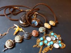 A selection of assorted jewellery.