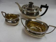 A SILVER THREE PIECE TEA SET. SHEFFIELD 1899. APPROXIMATELY 40 OZS ALL IN