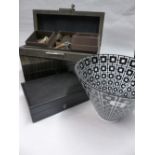 AN ARTEL BOWL TOGETHER WITH ARC KEYRINGS AND JEWELLERY BOXES