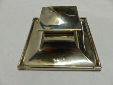 A GENTS SILVER SQUARE SHAPED DESK INKWELL. BIRMINGHAM 1946. 15CM X 7CM HIGH