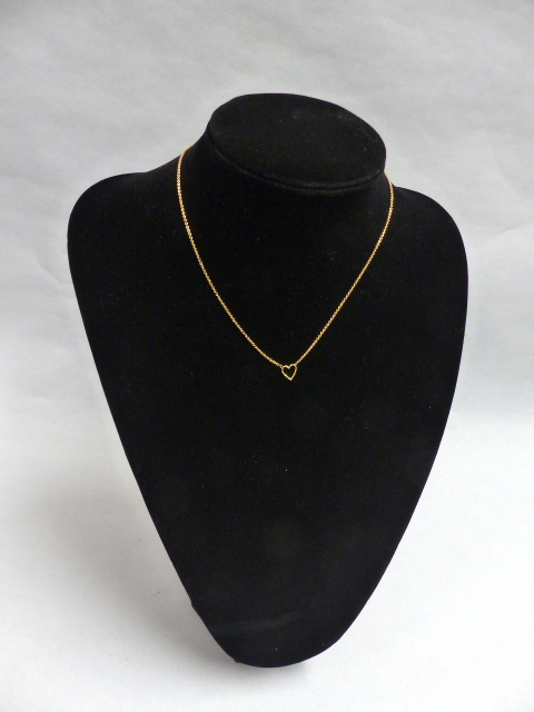 A SILVER GILT ( .925) NECKLACE BY PHOEBE COLLMAN