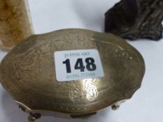 A SILVER DRESSING TABLE TRINKET BOX. BIRMINGHAM 1911, A SILVER DRESSING TABLE CLOCK, BIRMINGHAM