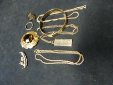 A GROUP OF VARIOUS SILVER AND COSTUME JEWELLERY