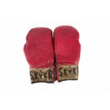 PELÉ JUNE 22, 1970, BOXING GLOVES SIGNED BY CARLOS ORTIZ