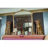 GROUP OF DECORATIVE MANTLE ITEMS