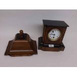 LATE 19TH OR EARLY 20TH CENTURY BRACKET CLOCK IN STAINED WOODEN CASE OF ARCHITECTURAL FORM, THE