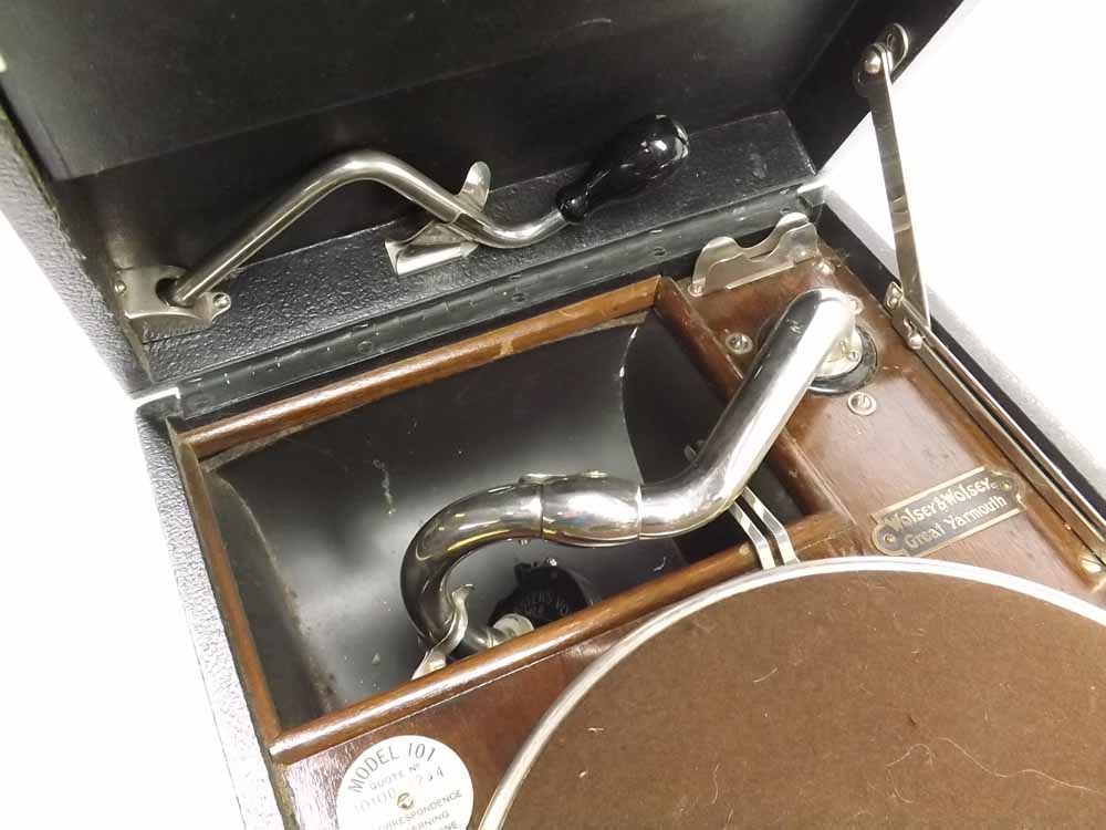 Vintage HMV model 101 portable cased gramophone - Image 2 of 3