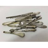 Mixed Lot: silver handled manicure items, button hooks, shoe horns etc, largest piece 7 1/2" long (