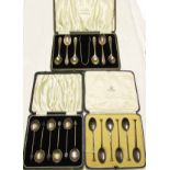 Mixed lot: cased set of six George V tea spoons together with matching sugar tongs, Birmingham 1928,