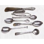 Mixed lot: five various hallmarked silver tea and condiment spoons together with a silver handled