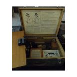 Government issue green painted pine fitted box, marked “Stereoscope Universal, type SV1, B&W Ltd, WD