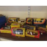 Mixed lot: various Matchbox, Dinky and other boxed toy cars to include Matchbox 1912 Rolls Royce,