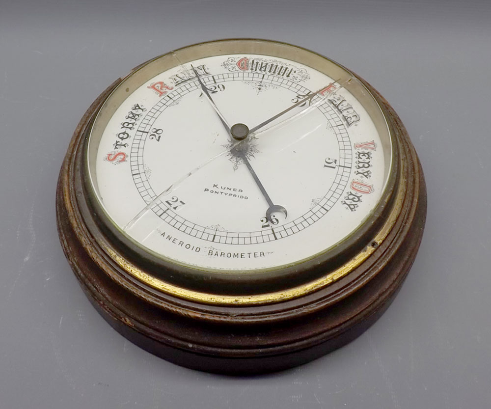 Kuner (Pontypridd) aneroid barometer, glass cracked, 10 diameter