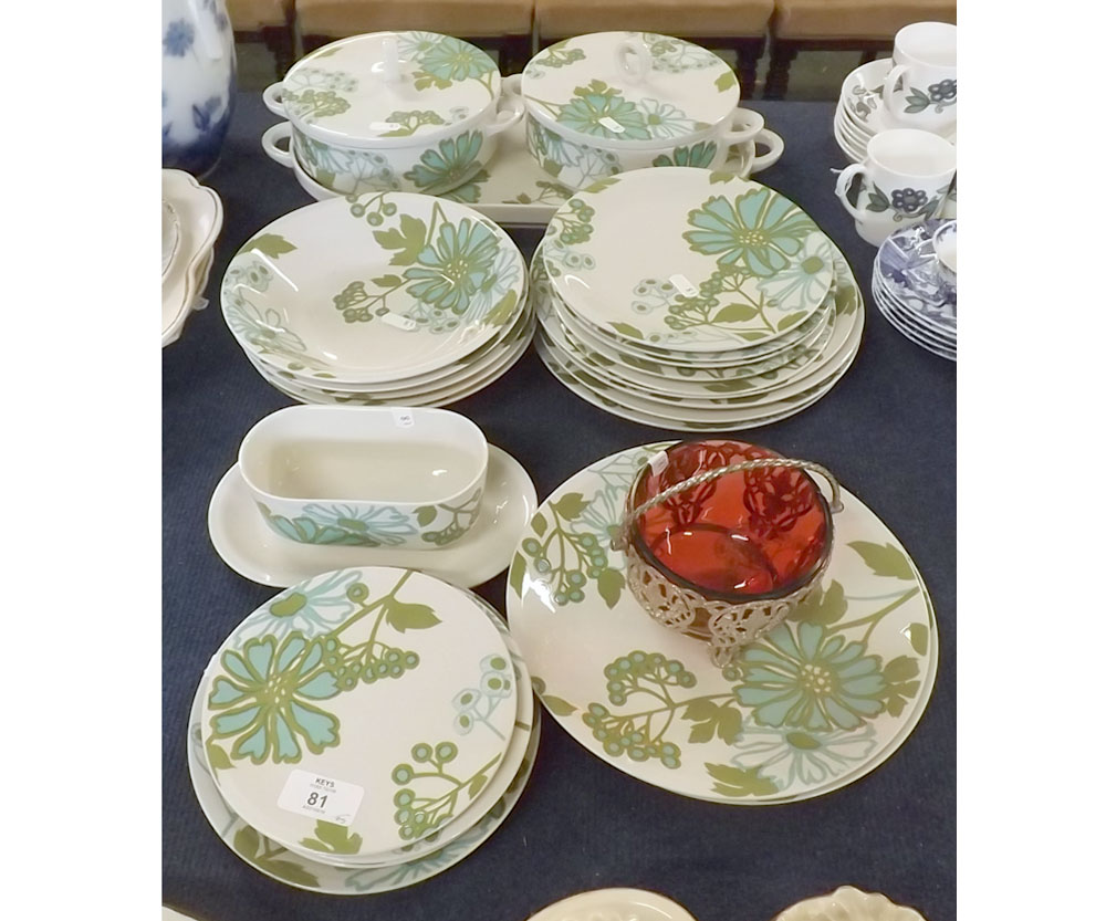 Collection of Villeroy & Boch "Scarlett" pattern wares, mainly part dinner service, includes