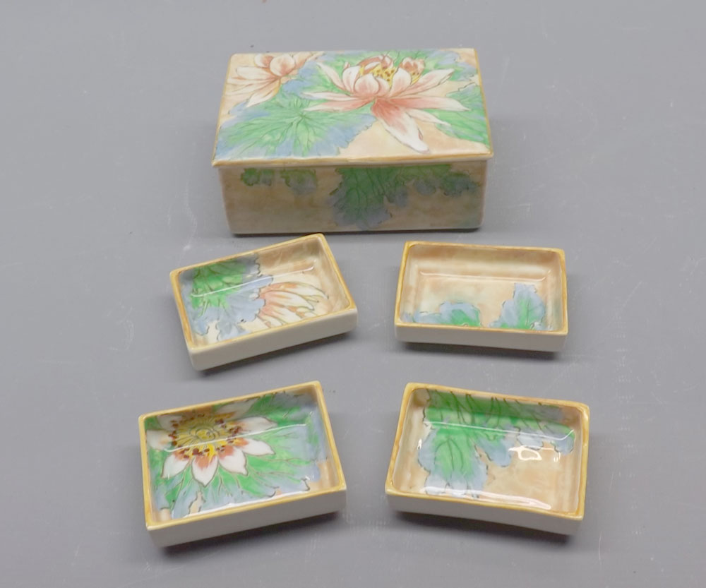 Royal Doulton small covered box and four various matching trinket dishes