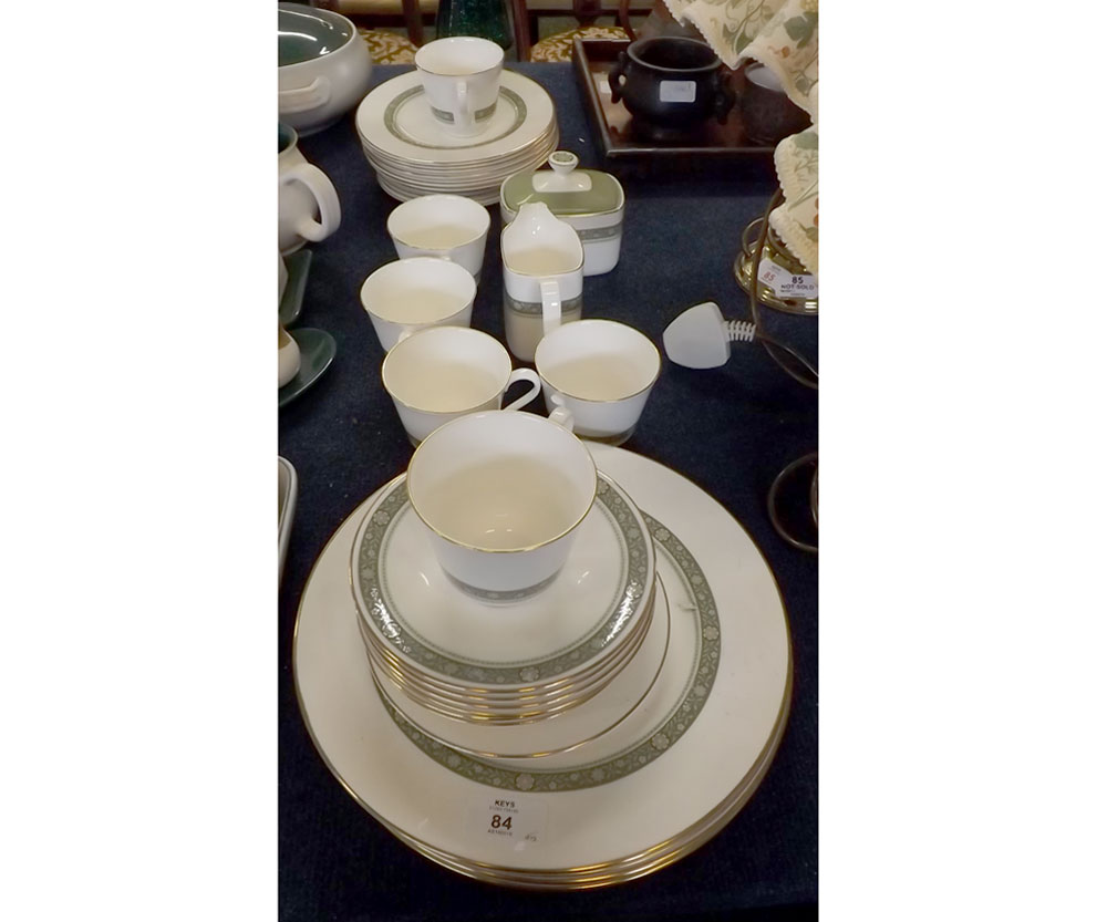 Royal Doulton modern "Rondelay" tea/dinner service, (mainly six place setting)