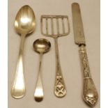 Mixed Lot: silver-bladed dessert knife, small dessert spoon, salt spoon and serving piece, weight