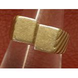 Late 20th century 9ct gold Gents designer ring, having two off-set plain square panelled front and