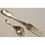 Mixed Lot: William IV Scottish Fiddle pattern dinner fork, initialled, Edinburgh 1831, makers mark