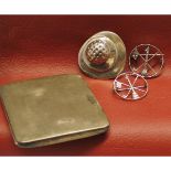 Mixed Lot: a silver cigarette case, engine-turned decoration; a silver hallmarked brooch of golf