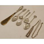 Mixed Lot: five various hallmarked silver tea and condiment spoons together with a silver handled