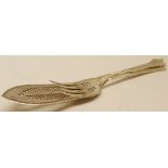 Pair of Edward VII fish servers, Albany pattern and each with pierced and engraved blade and