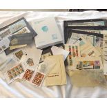 PACKET: small lot mint and used mainly modern World stamps, plus Murray Payne Commonwealth King