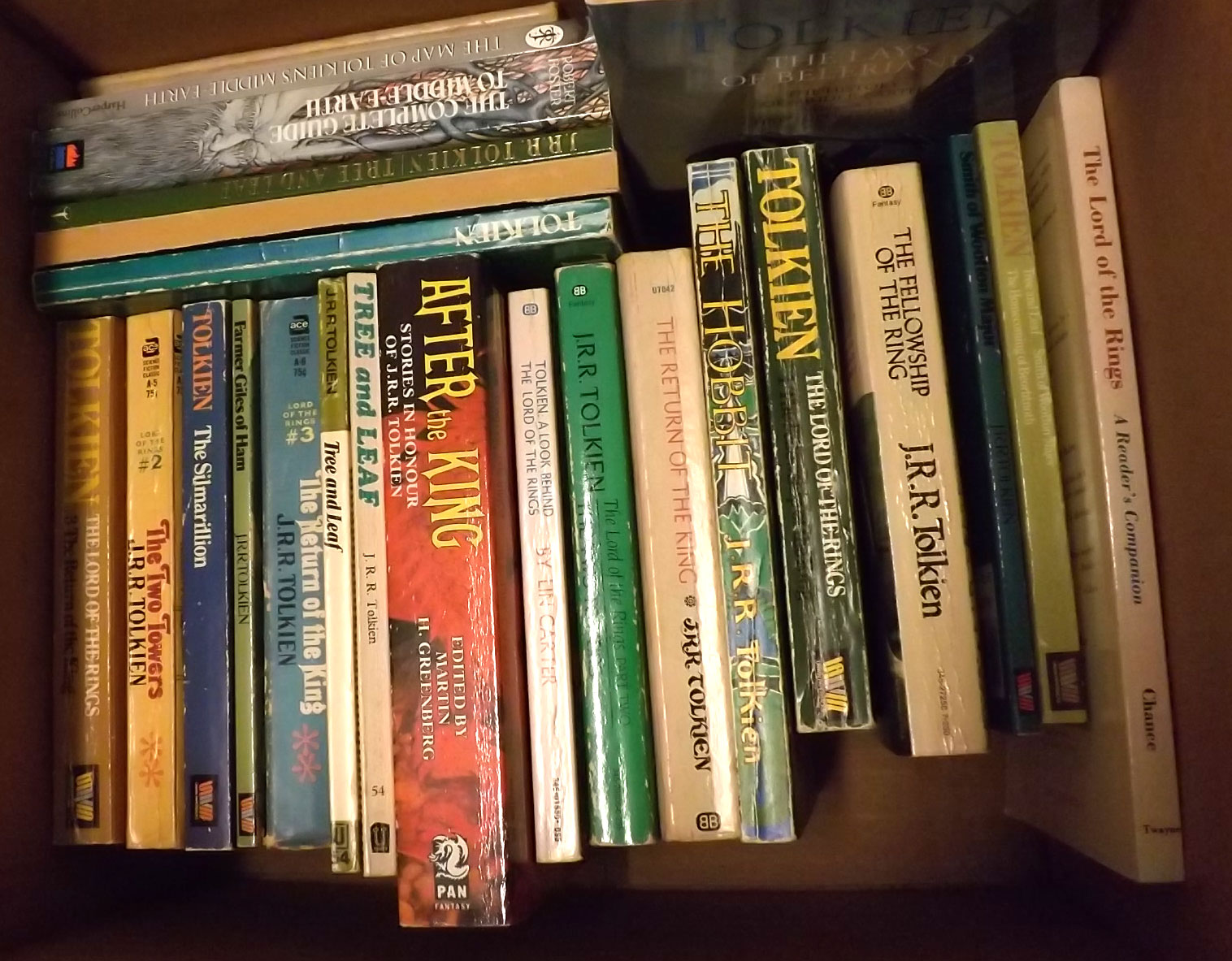 TWO BOXES: J R R TOLKIEN AND RELATED TITLES, mainly paperbacks - Image 2 of 2