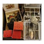 Box: quantity of assorted O gauge parts and accessories to include two early Meccano Motors; box