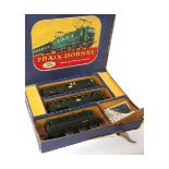 Hornby O gauge clockwork LNER 0-4-0 locomotive in green livery housed within early brown embossed