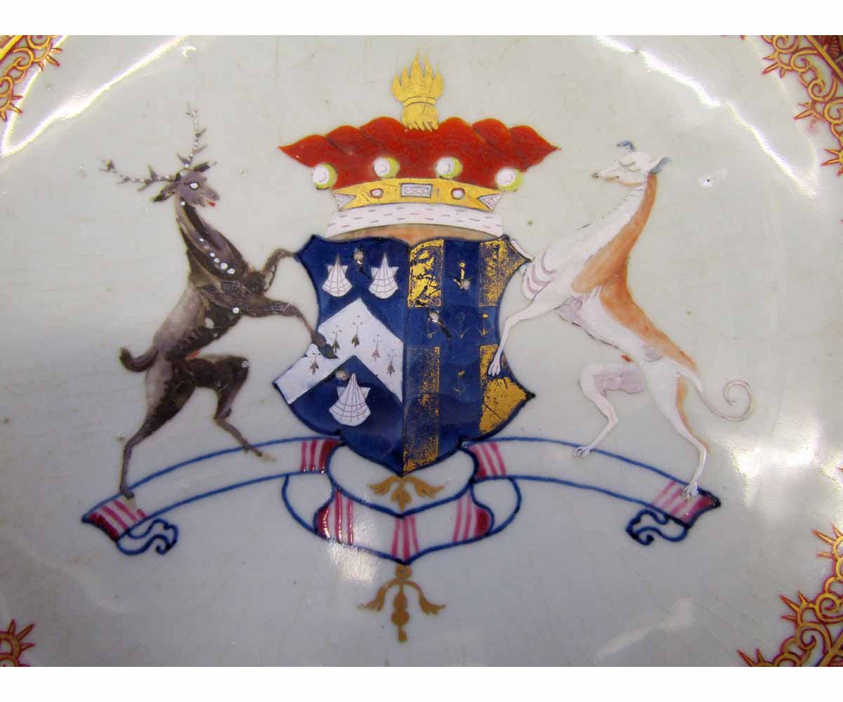 Early 18th century Chinese export porcelain armorial plate of hexagonal shape, the dished centre - Image 3 of 4