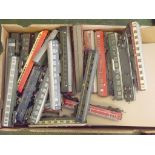 Model Railway interest, large box: various 00 gauge model railway carriages to include various