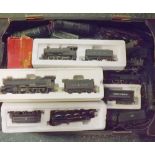 Model Railway interest, large mixed lot various model railway locos and rolling stock, mix of