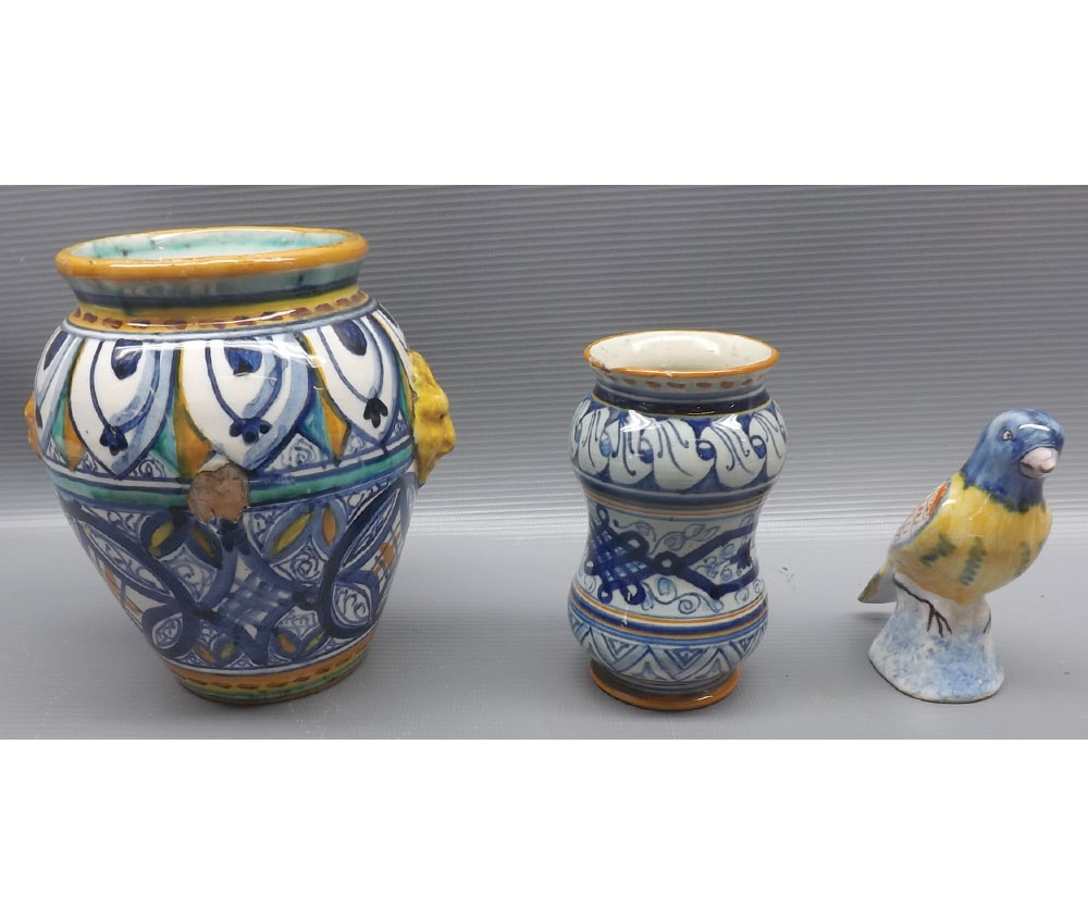 Mixed lot: 20th century Italian pottery, comprising two vases and a small bird, largest piece 5"