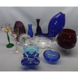 Mixed lot: various 20th century glass wares to include blue art glass fish, various vases,